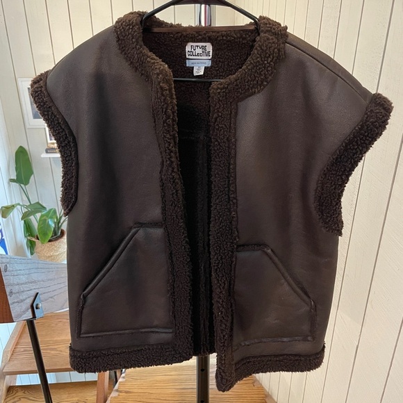 Reese Blustein Future Collective vest faux leather shearling brown extra small - Picture 2 of 4